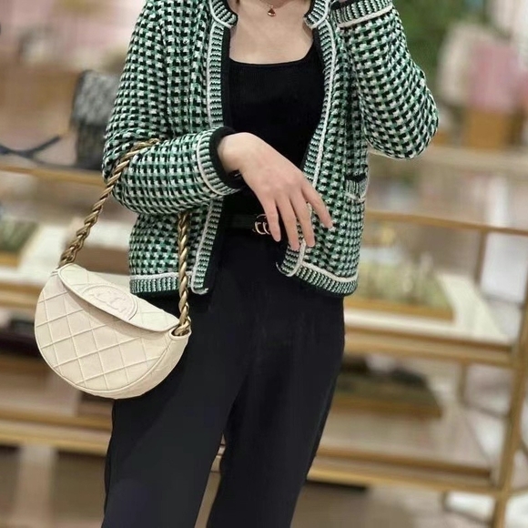 Tory Burch Fleming Half Moon Cream Quilted Shoulder Bag - Picture 8 of 9